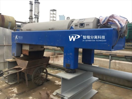 comprar Centrífuga de decantador horizontal ZK: 100 m3/h Capacidade, 2033G Força para perfuração de lama Centrífuga de perfuração inteligente: automação 24/7, 110-160kW de potência, compacta online manufacture