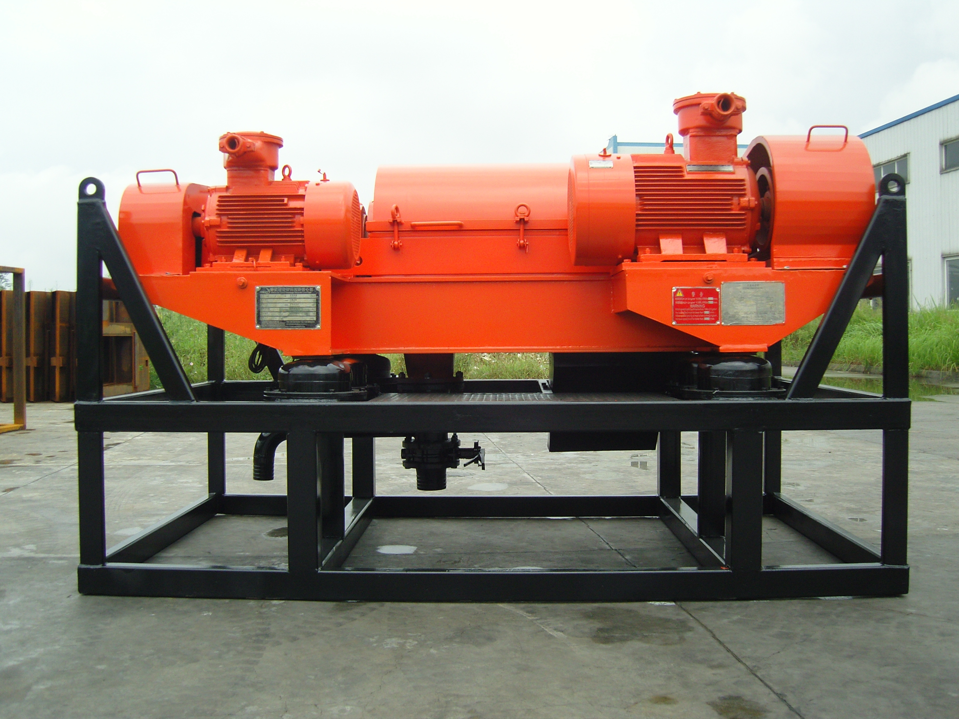 355mm 3400r/Min Drilling Mud Centrifuge Solids Control Centrifuge ISO9000